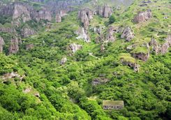 khndzoresk caves