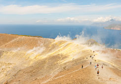 hikers mount etna