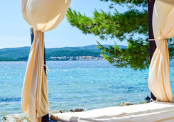 canopy bed beach dalmatia