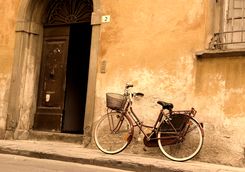 bike in the streets of naples