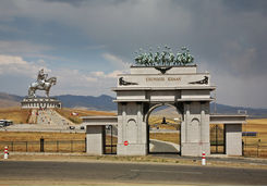outside chinggis khaan statue