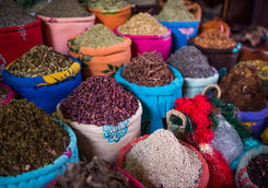souq selling grains