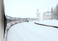 Train runs to Kiruna in the snow