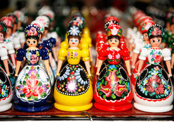 Wooden dolls in Hungarian folk costumes