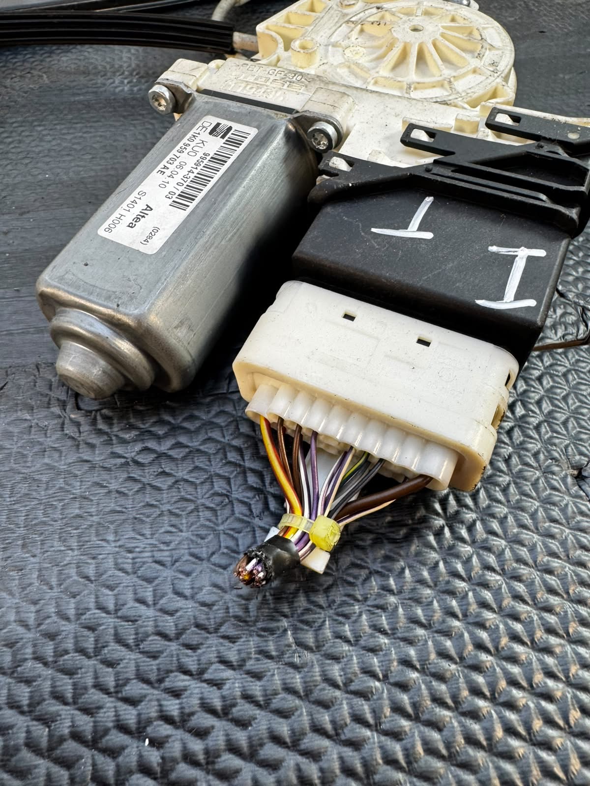 1K0959703AE Elevalunas trasero izquierdo seat Altea XL