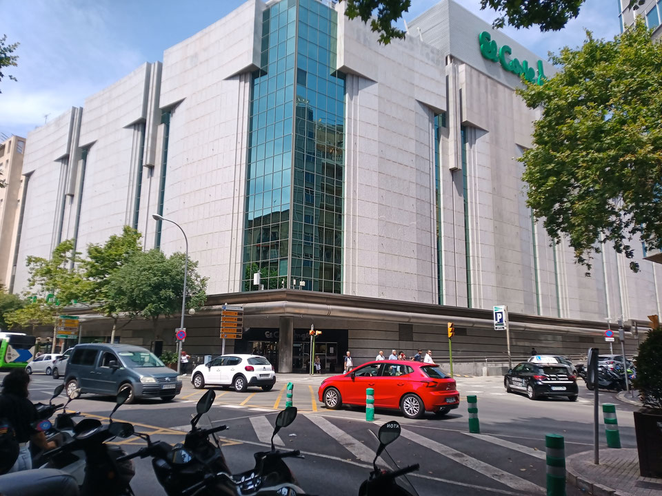 Restaurante totalmente equipado con mobiliario, maquinaria y utensilios muy cerca EL CORTE INGLES - Avenidas