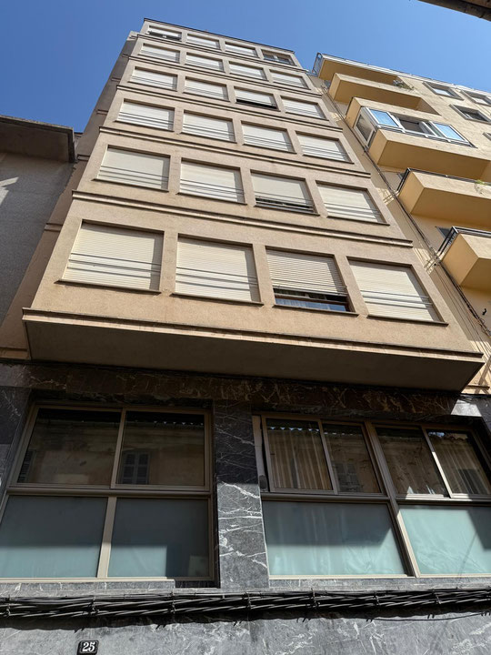 EDIFICIO MANACOR DE 7 PISOS Y LOCAL