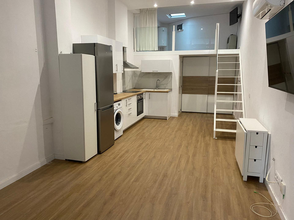 ALQUILER DE LOCAL EN ZONA PERE GARAU