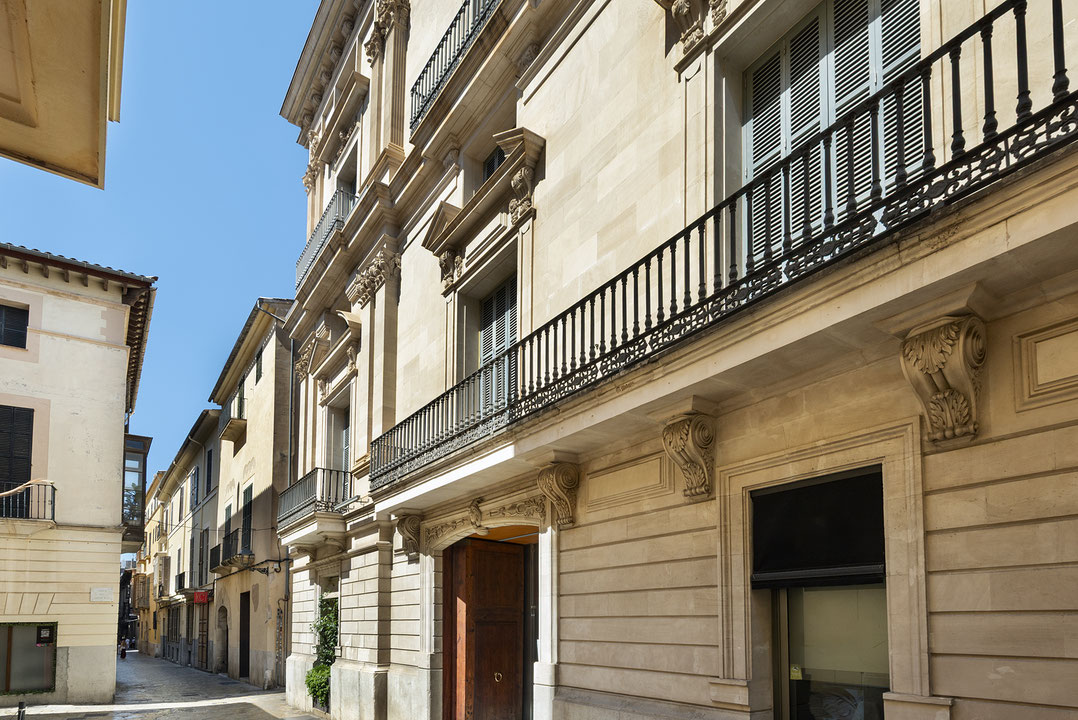 Impresionante Dúplex en el Corazón de Palma: Un Refugio de Lujo y Confo