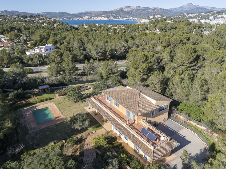 Villa independiente con piscina en Nueva Santa Ponça