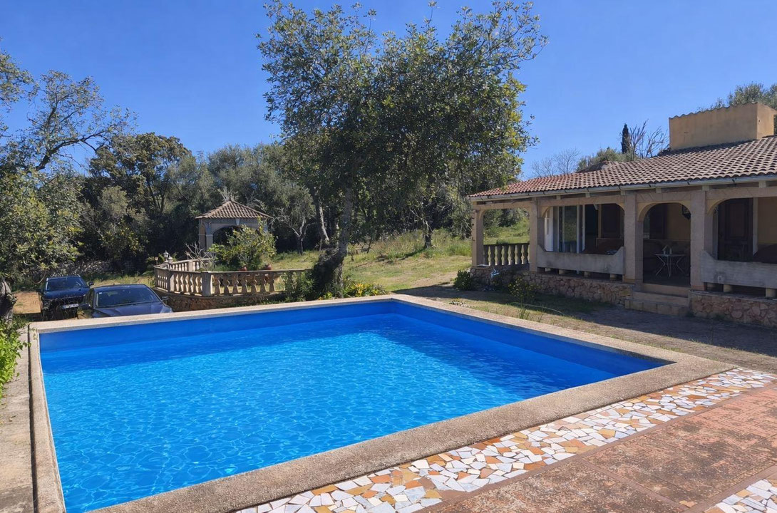 Finca rústica con piscina y parcela de 3.400 m² en Costitx – alquiler de temporada