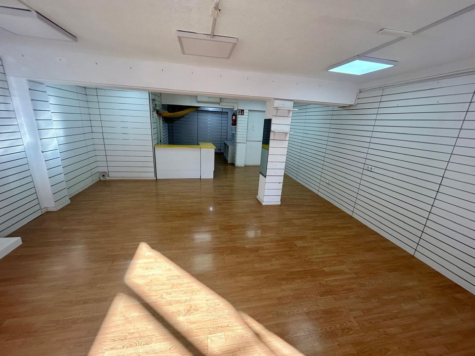 SE VENDE LOCAL COMERCIAL DE 112 M² CON TERRAZA PRIVADA EN EL ARENAL DE LLUCMAJOR – EXCELENTE OPORTUNIDAD DE INVERSIÓN.