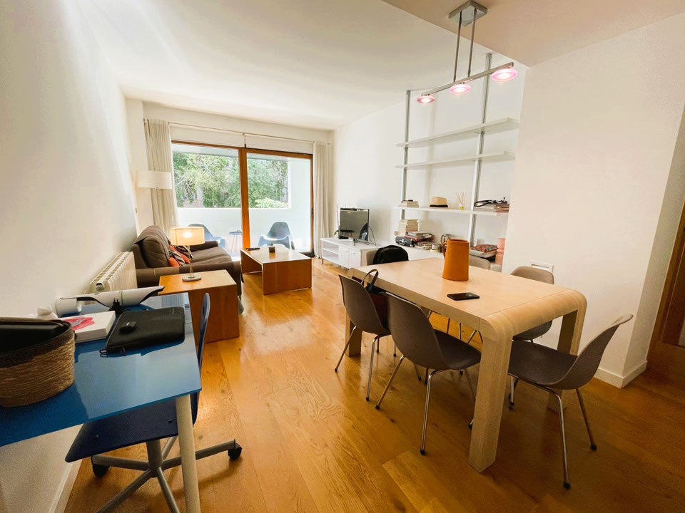 Piso de 3 dormitorios con terraza, balcón, garaje y trastero en Pere Martell