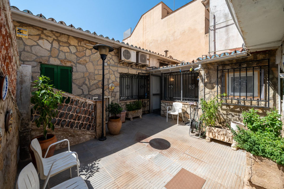 PALMA, ZONA MUY CENTRICA, CASA INDEPENDIENTE EN PLANTA BAJA CON TECHO LIBRE Y ALMACÉN 