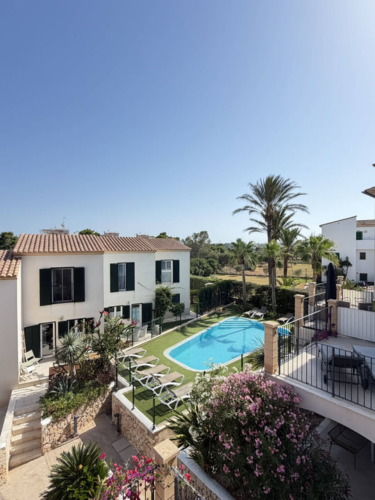 Exclusivo ático con terraza privada, vistas al mar y piscina en Cala Santanyí