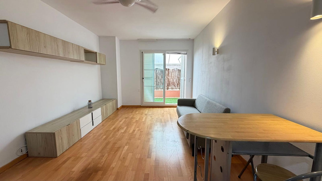 Bajos con terraza, parking y zona comunitaria en Son Güells.