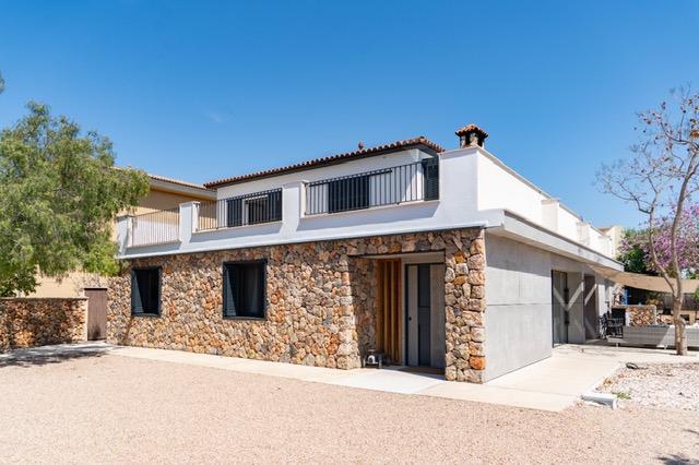 Chalet reformado con dos viviendas independientes, piscina y parcela de 870 m² en Palmanyola