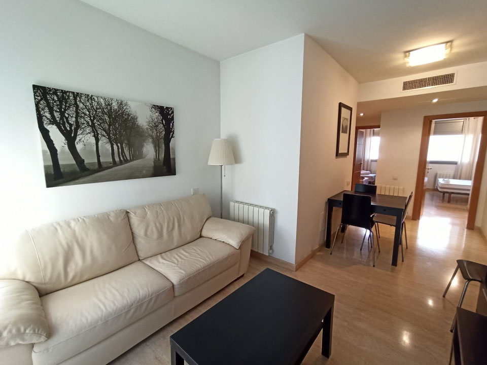 Cómodo y moderno piso en zona Corte Inglés de avenidas