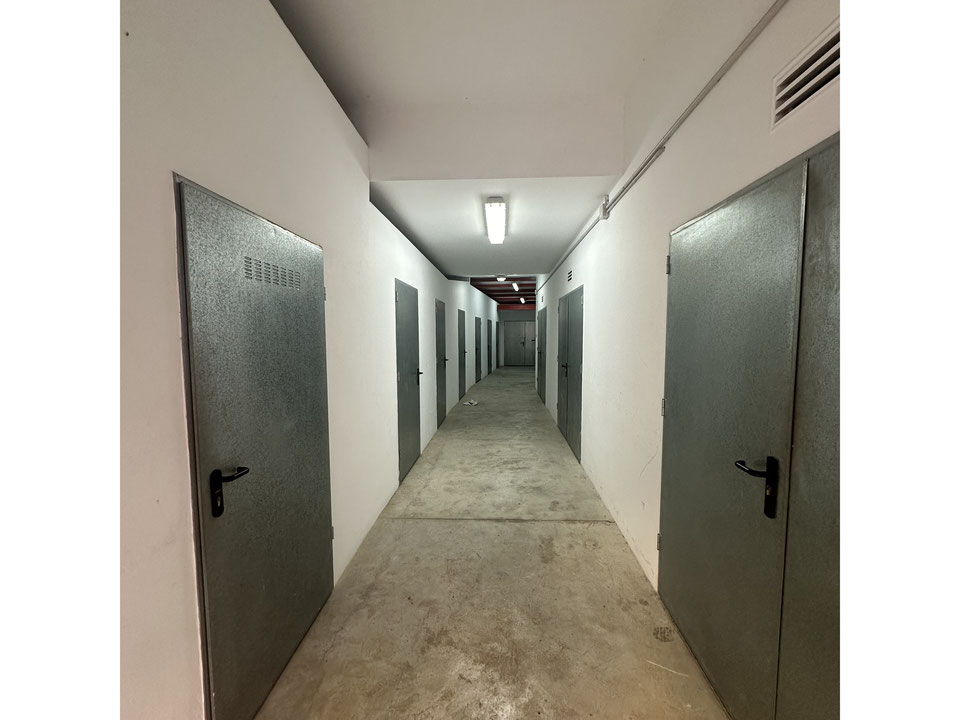 Inversión Lucrativa:Local comercial con  15 Trasteros en Plaza España, Centro de Palma
