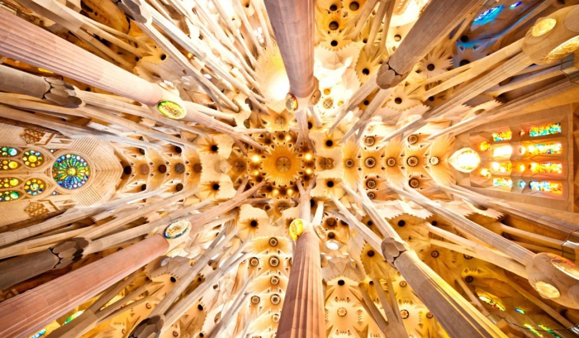 Columns shaped like tree trunks