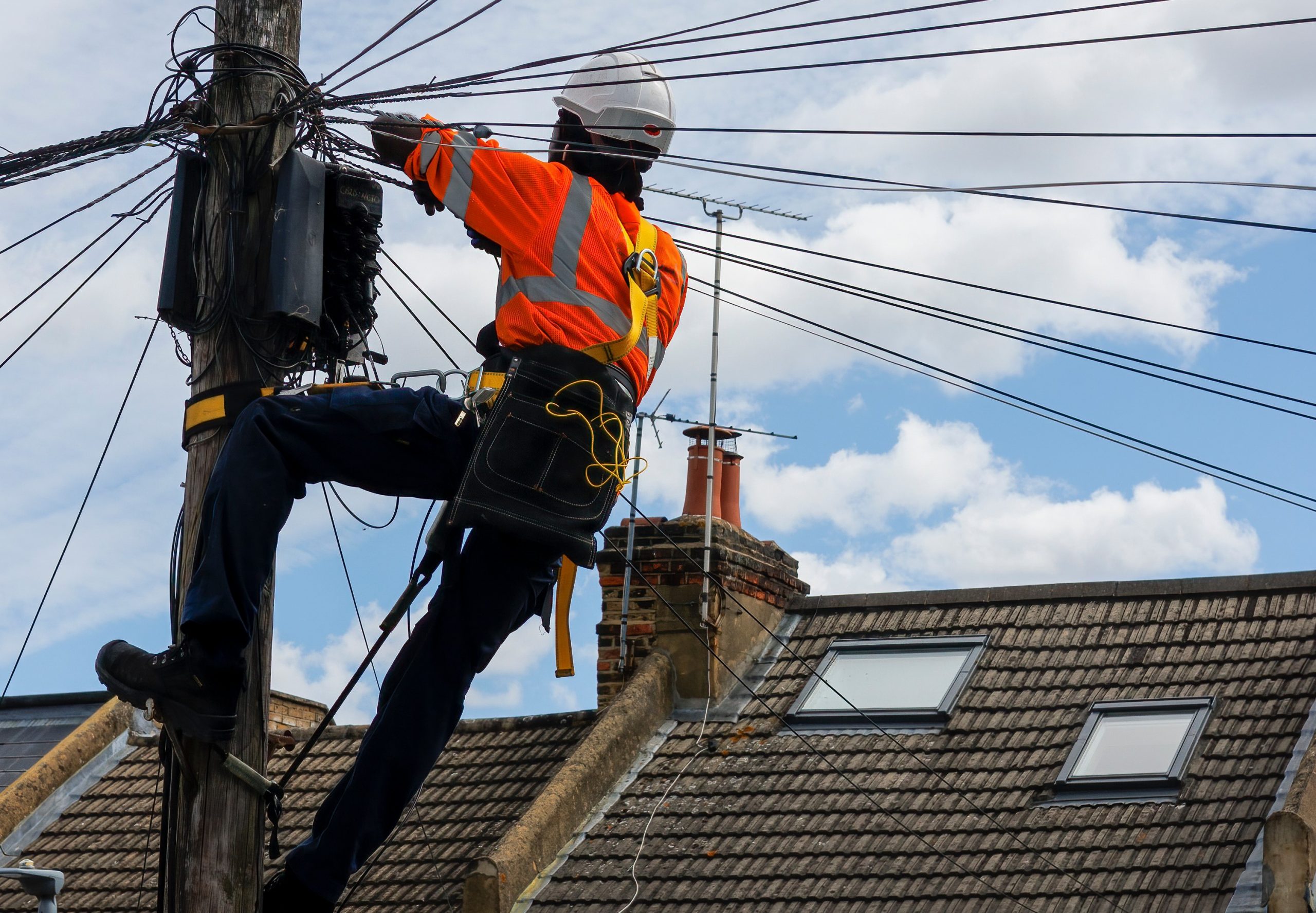 S009 PIA Pole Stepping on Congested Poles
