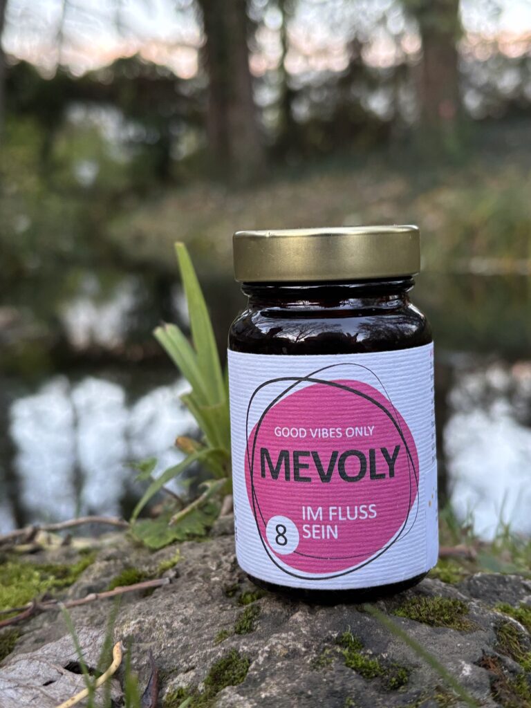 MEVOLY no° 8 IM FLUSS SEIN BOX