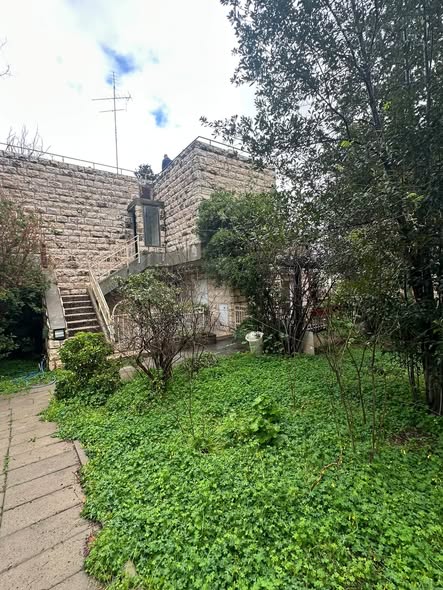 אליעזר קשאני, ארמון הנציב, תלפיות מזרח, ירושלים