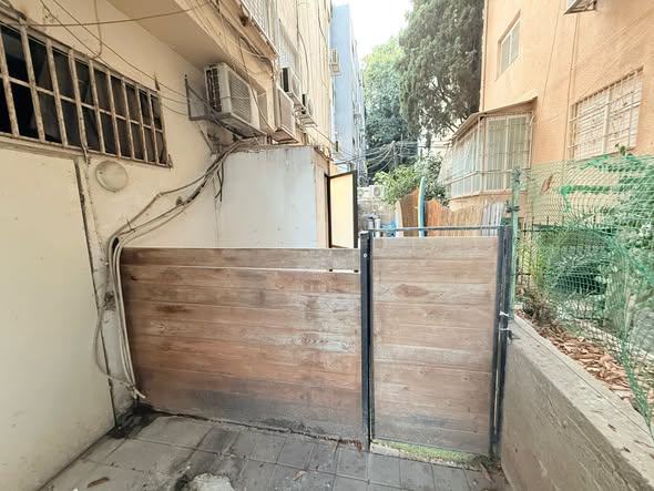 שפינוזה, גורדון, תל אביב יפו