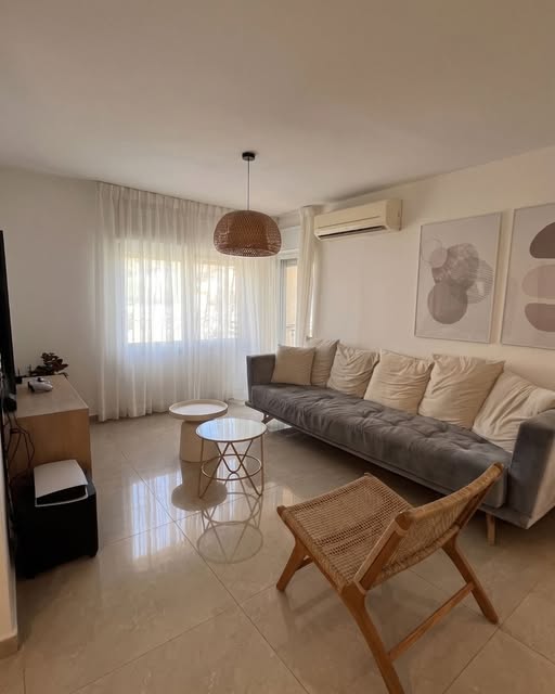 יחיאל דרזנר, ארמון הנציב, תלפיות מזרח, ירושלים