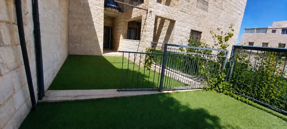 הרב יצחק נסים, הר חומה, ירושלים