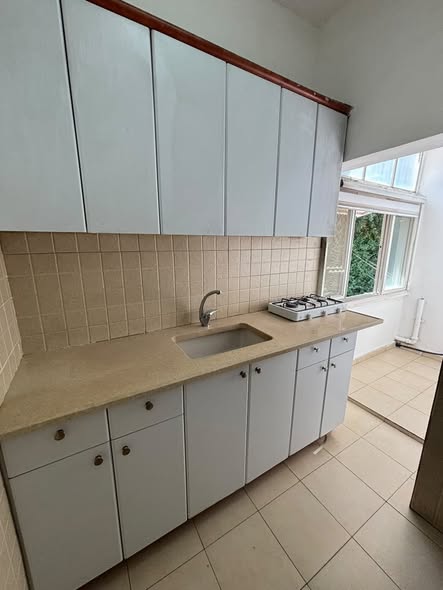 פינס 19, המרכז השקט, ירושלים