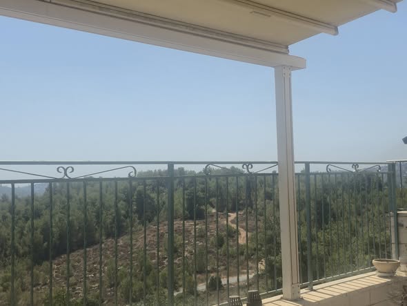 מבוא לבונה, עין חמד, ירושלים