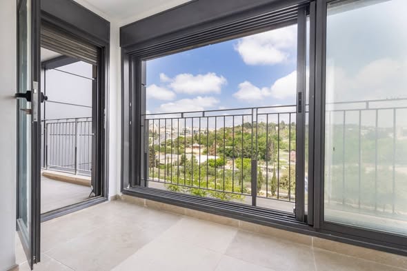 הרצוג, רסקו (גבעת הורדים), ירושלים