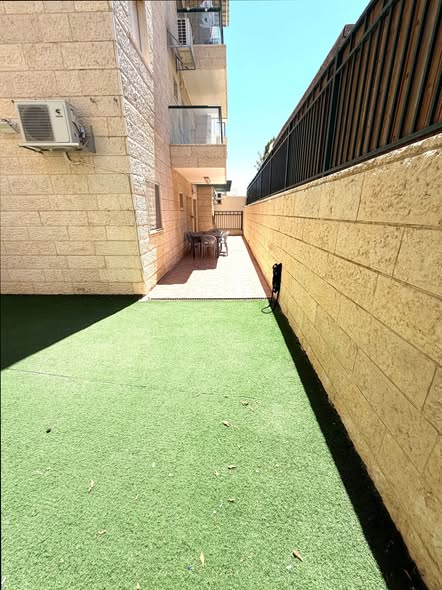 סול ליפצין, חומת שמואל, ירושלים