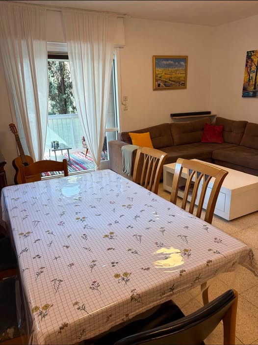 בוסתנאי, קטמון הישנה, ירושלים
