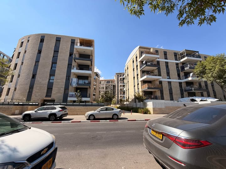 יוסף בורג 12, קרית הלאום, ירושלים