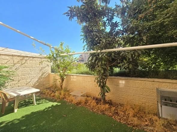 ליכטנשטיין, חומת שמואל, ירושלים