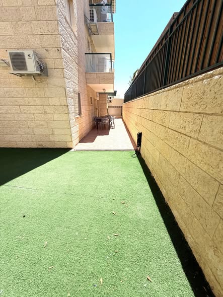 סול ליפצין, חומת שמואל, ירושלים