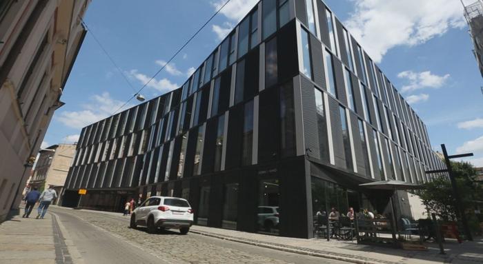 Biurowiec za Bramką, Poznań - offices for rent