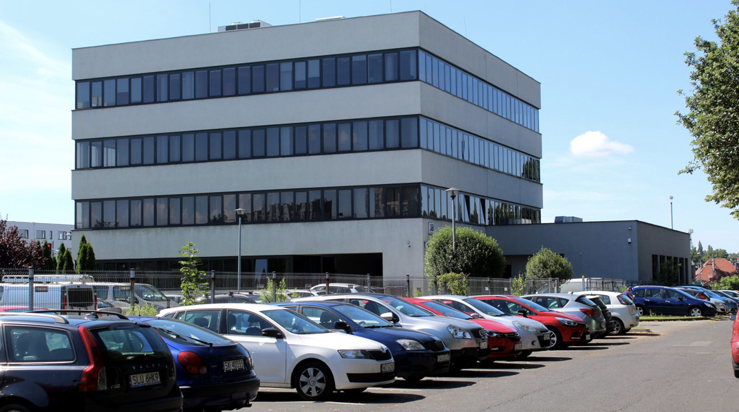 Offices Bojowników o Wolność i Demokrację 38, Chorzów - offices for rent