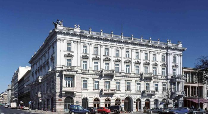 Griffin House, Plac Trzech Krzyży 18 - biura na wynajem