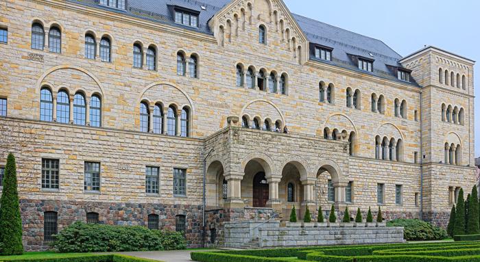 Zamek Cesarski, Poznań - offices for rent