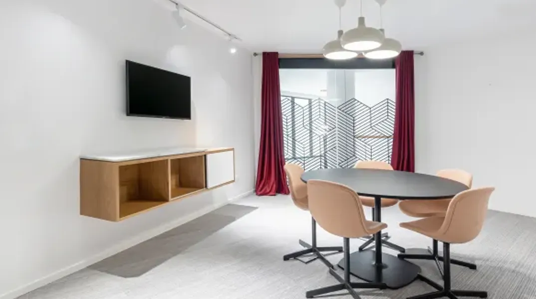 Coworking Regus WFC, Warszawa