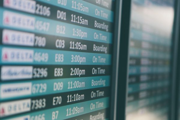 airport-travel plane flying