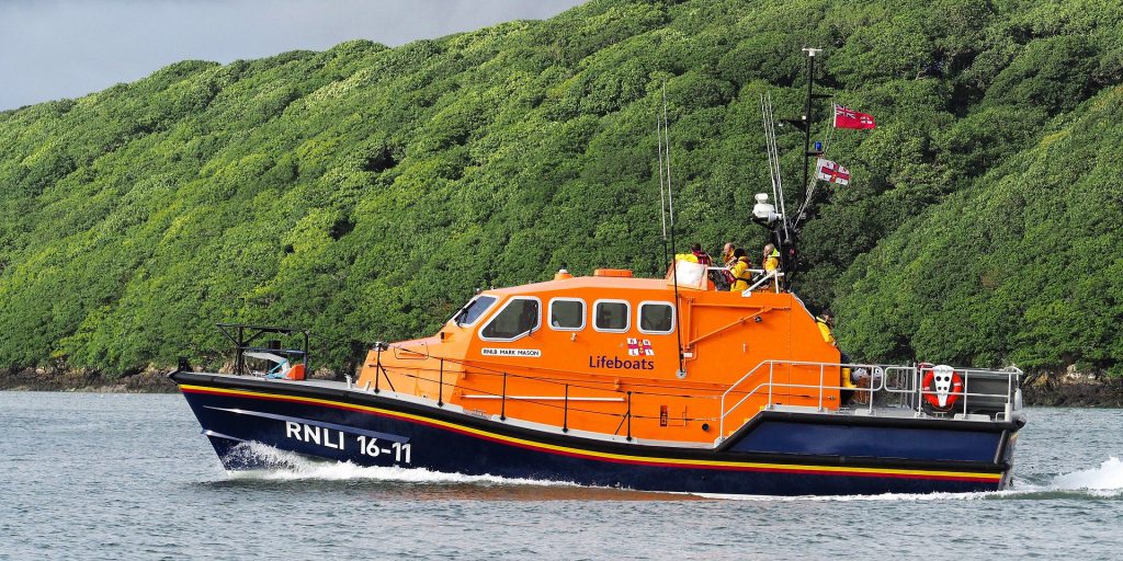 RNLI rescue 12 people near Ballycotton lighthouse - Vimarsana News