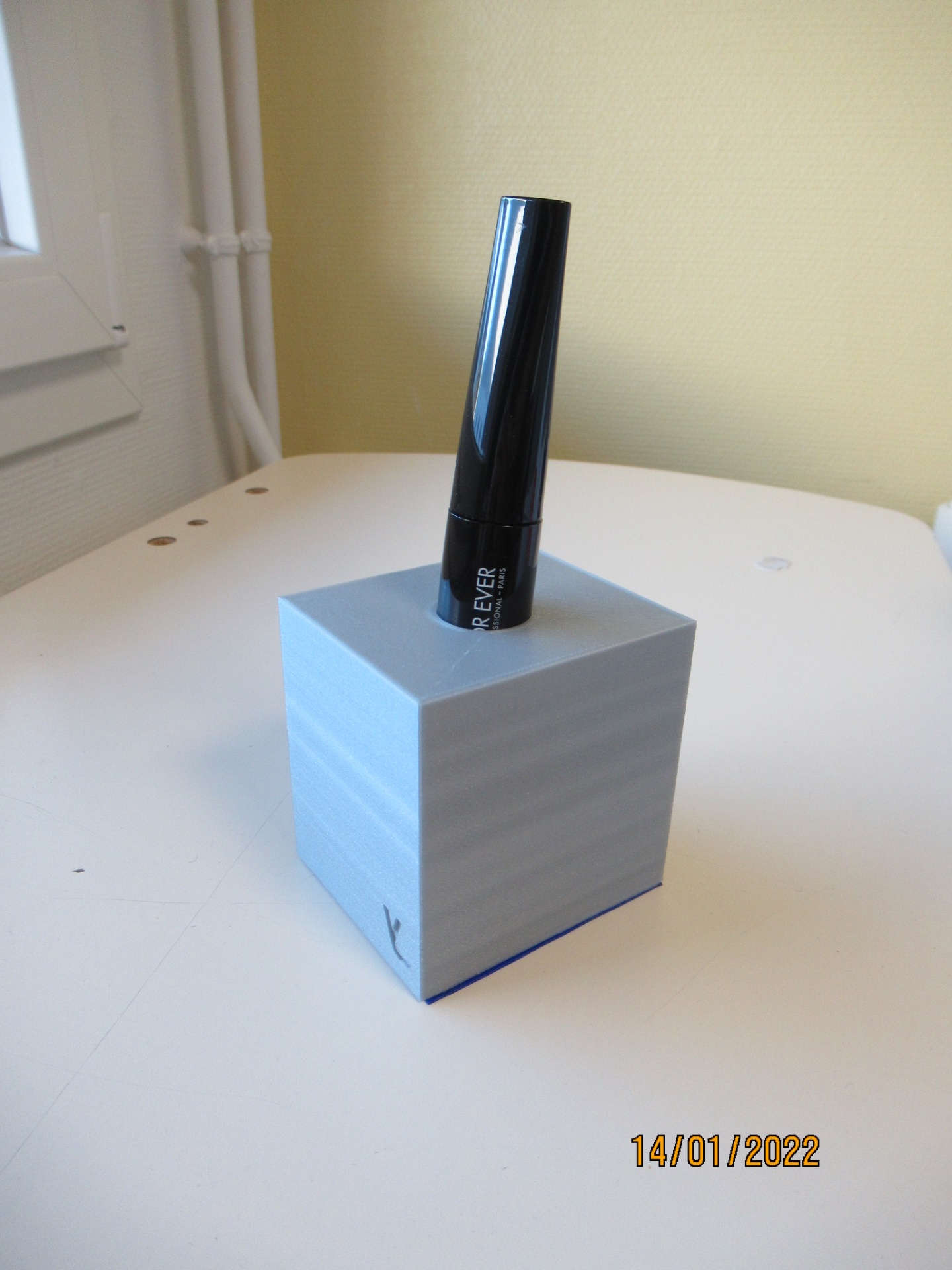 REHABLAB mascara holder