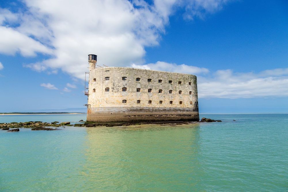 Fort Boyard : histoire, émission et secrets d'une forteresse légendaire (2026)