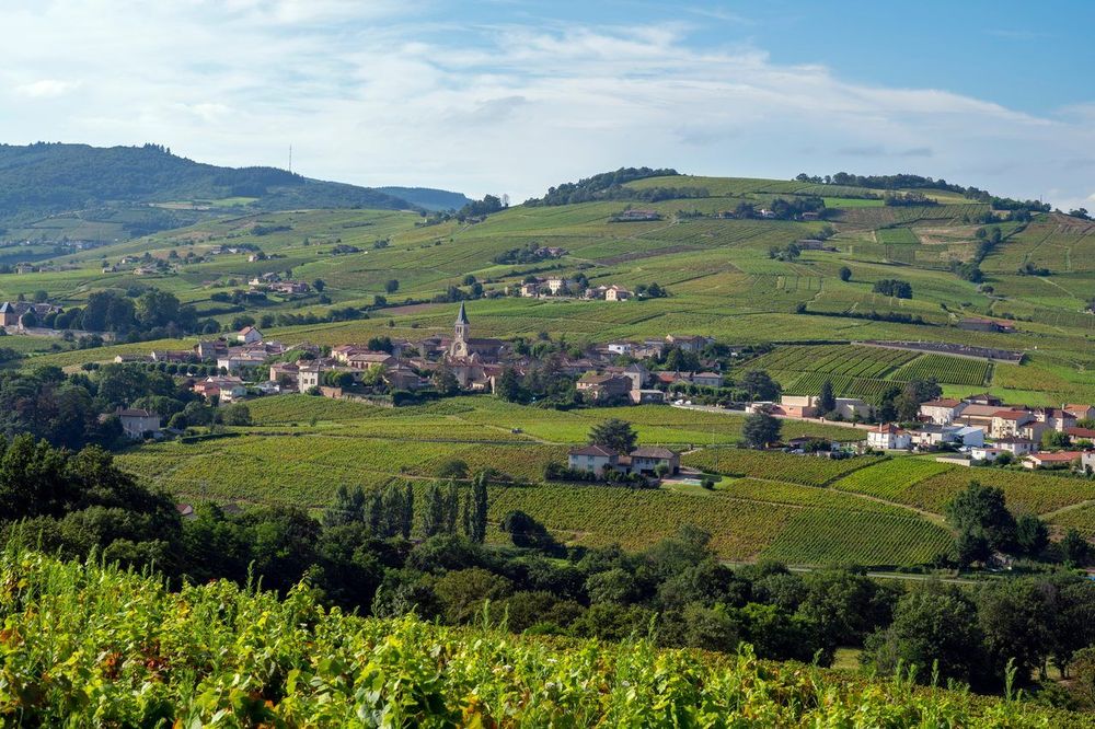 Les 9 plus beaux villages du Beaujolais : trésors à découvrir en 2026