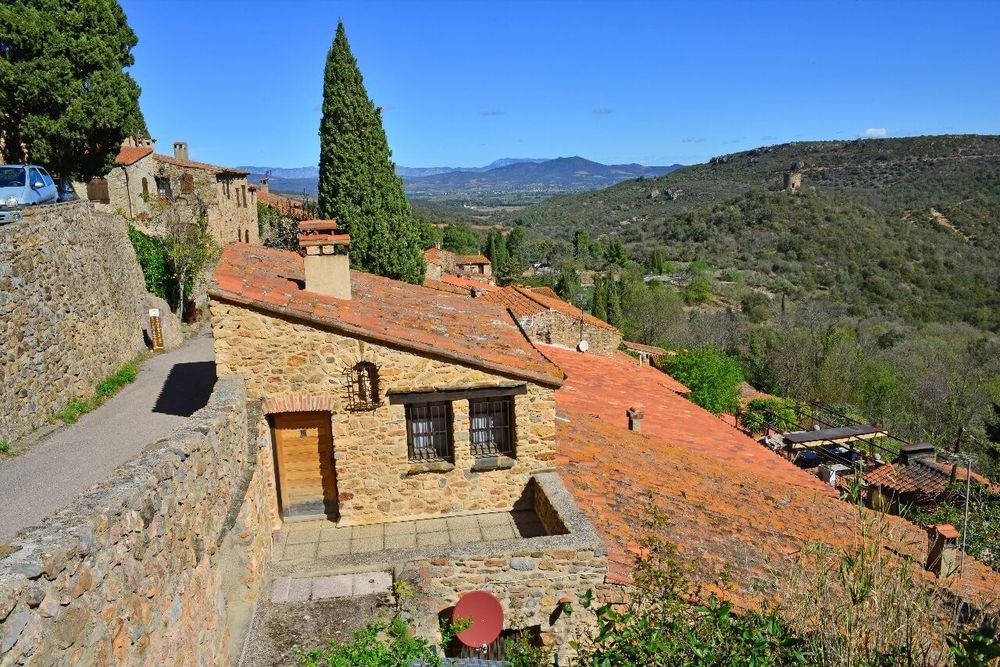 Les plus beaux villages autour de Perpignan : 10 pépites à découvrir en 2026