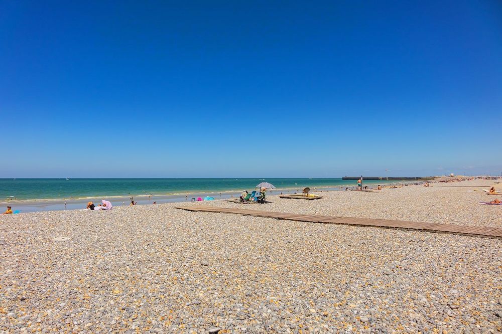 Plage de Dieppe : guide complet 2026, galets et Pavillon Bleu